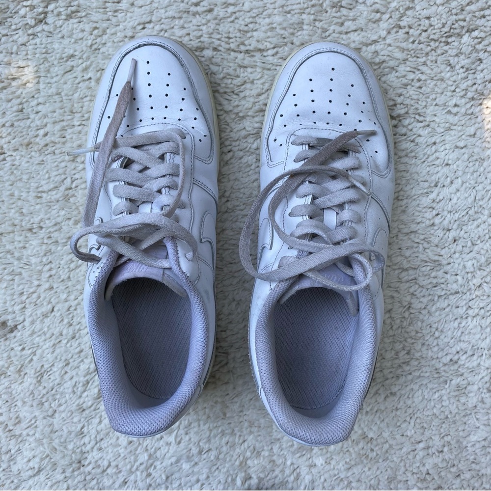 NIKE Air Force 1' 07 shoes in white CW2288-111